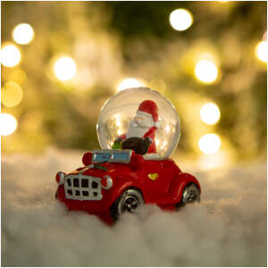 Afbeelding van Kerst sneeuwbol - Kerstman met auto - 8,5 x 5,6 x 7 cm 1 Stuks [58061D] - 01 58061D web