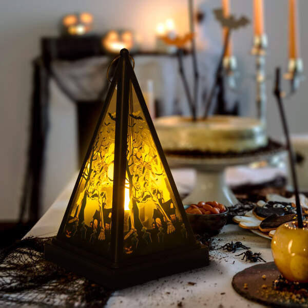 Afbeelding van Halloween LED lantaarn - skelet - warm wit - zwart - 9,5 x 9,5 x 17 cm - 2 x AAA 1 Stuks [56549B] - 02 56549B