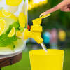 Afbeelding van Limonadedispenser met Kraantje en 4 bekers - Drankdispenser 3,8 Liter - Kunststof - Waterdispenser -