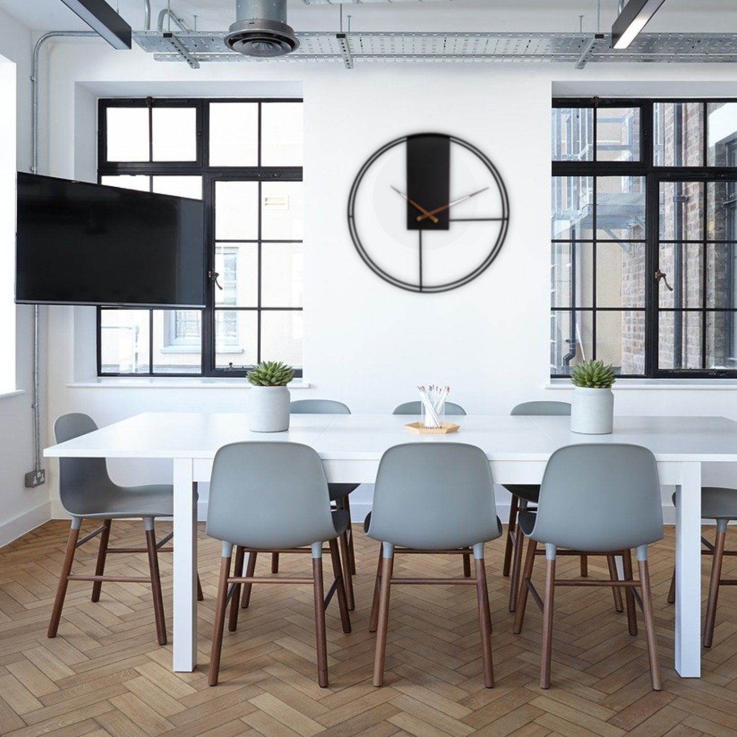 Afbeelding van HSXL - 60cm Grote Stille Wandklok Landelijk en Industrieel uit Zwart Metaal met Houten Wijzers - Groot - 60