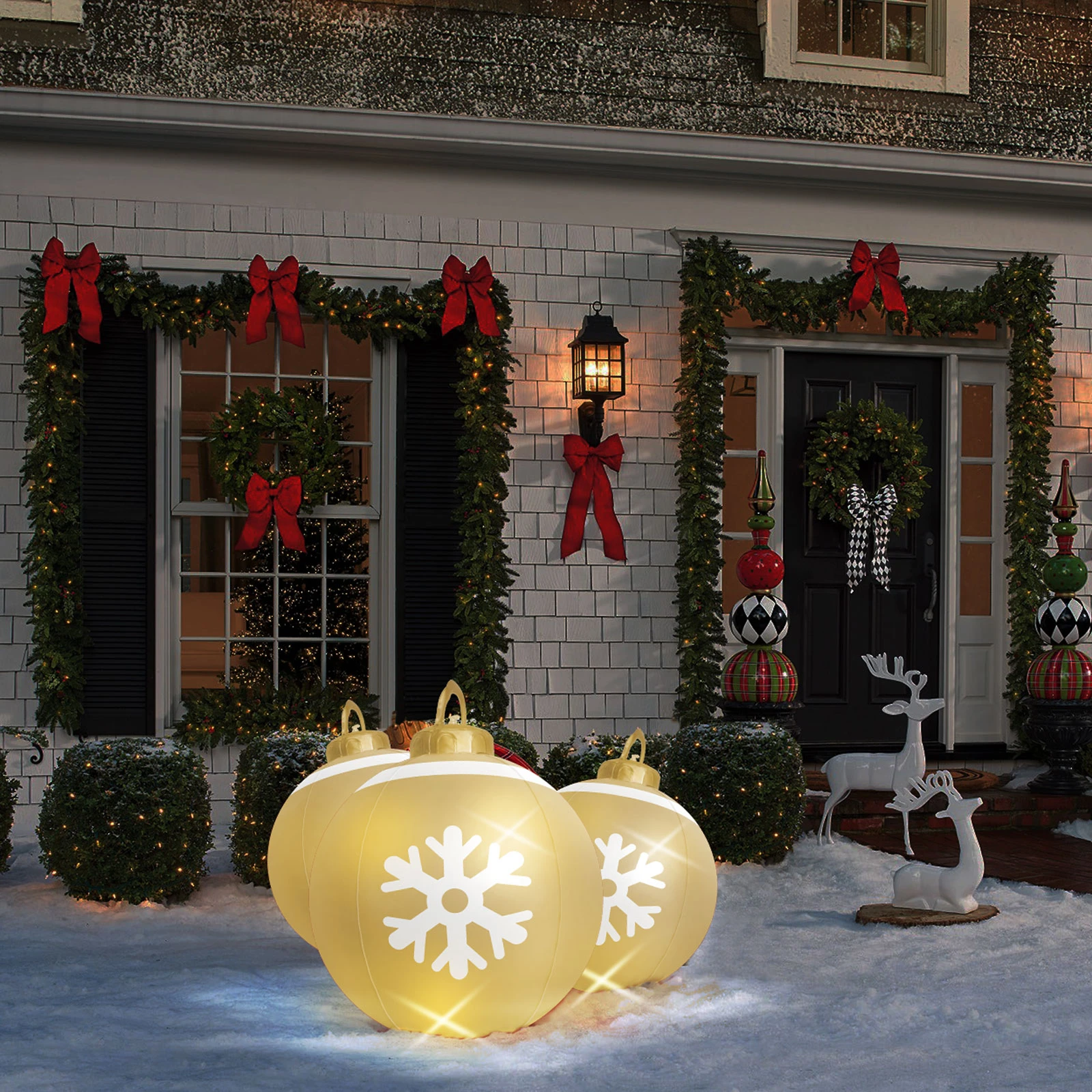 Afbeelding van Kerstverlichting Buiten op Batterijen - Opblaasbare Reuze Kerstbal Verlicht 60 cm - Goud - RGB kleuren +