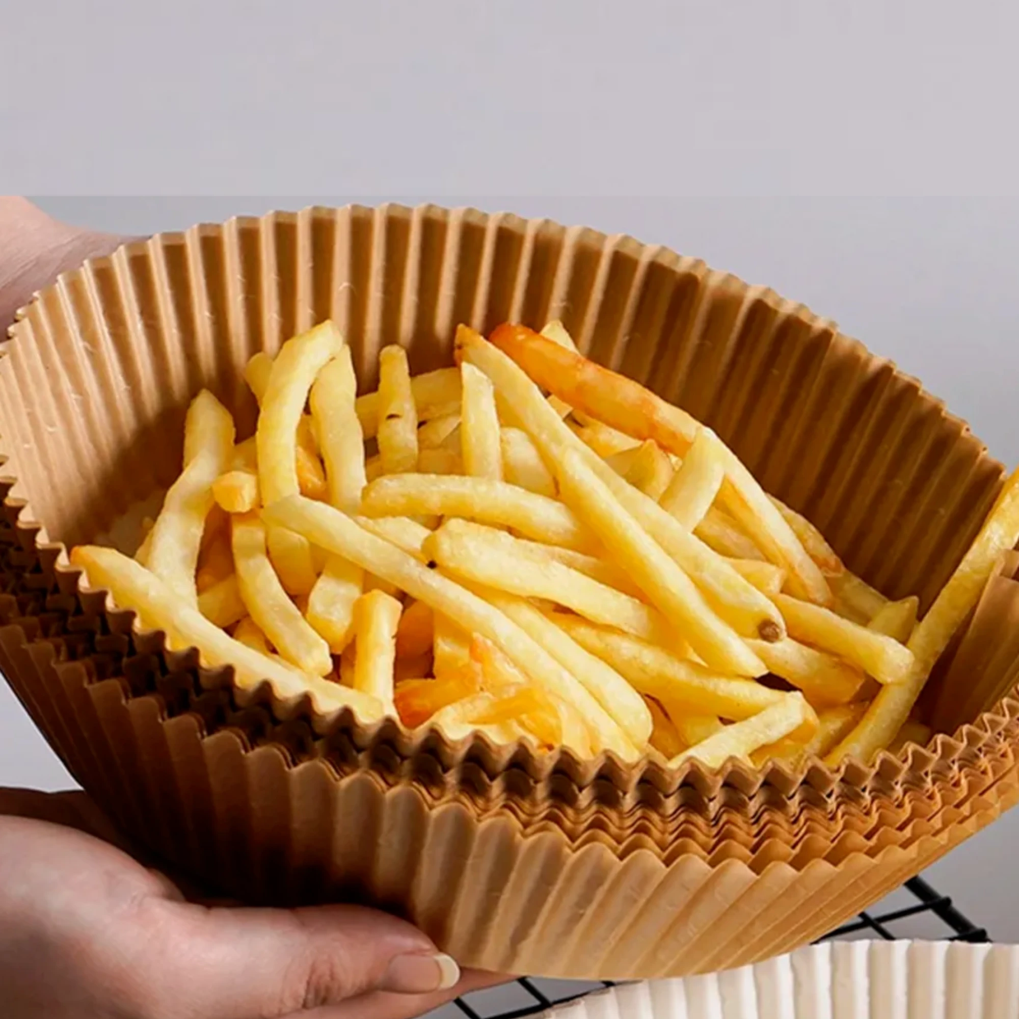 Afbeelding van Bewello Airfryer Bakpapier Rond - 23 cm - Air Fryer Bakpapier XXL - Airfryer Wegwerpbakjes - 50 stuks - a6af