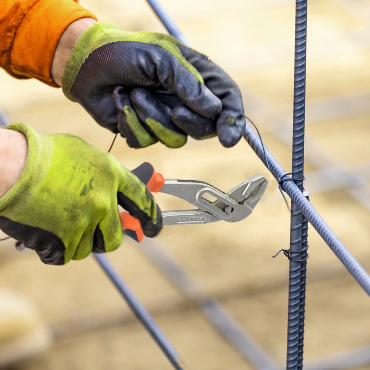 Afbeelding van Handy - Waterpomptang met Antislip - 250mm - Klemt tot max. 6cm - metaal/kunststof - gereedschap -