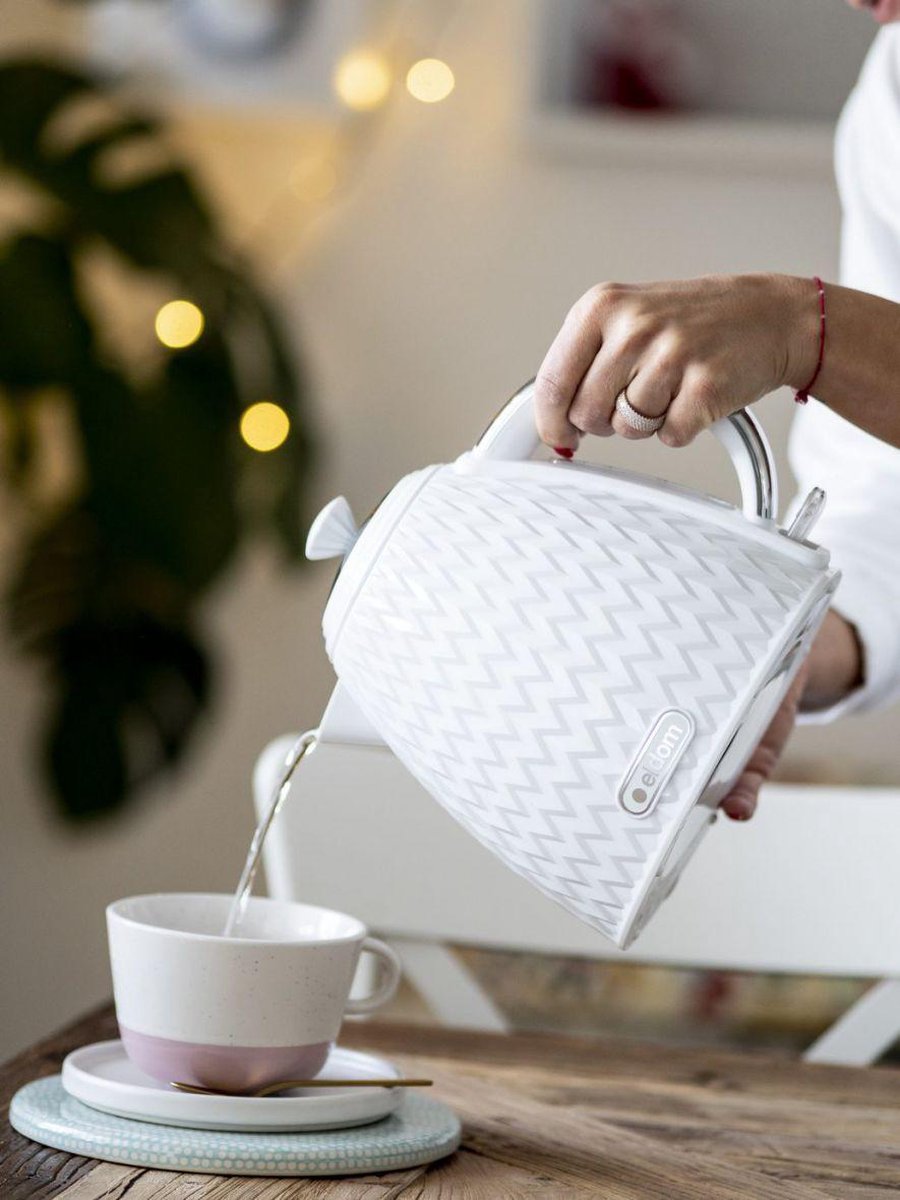 Afbeelding van Grote Waterkoker Retro - ELDOM - Wit Glans - 1.7 Liter - 1202 64e3 4331 a627 7d2b0b0049a9