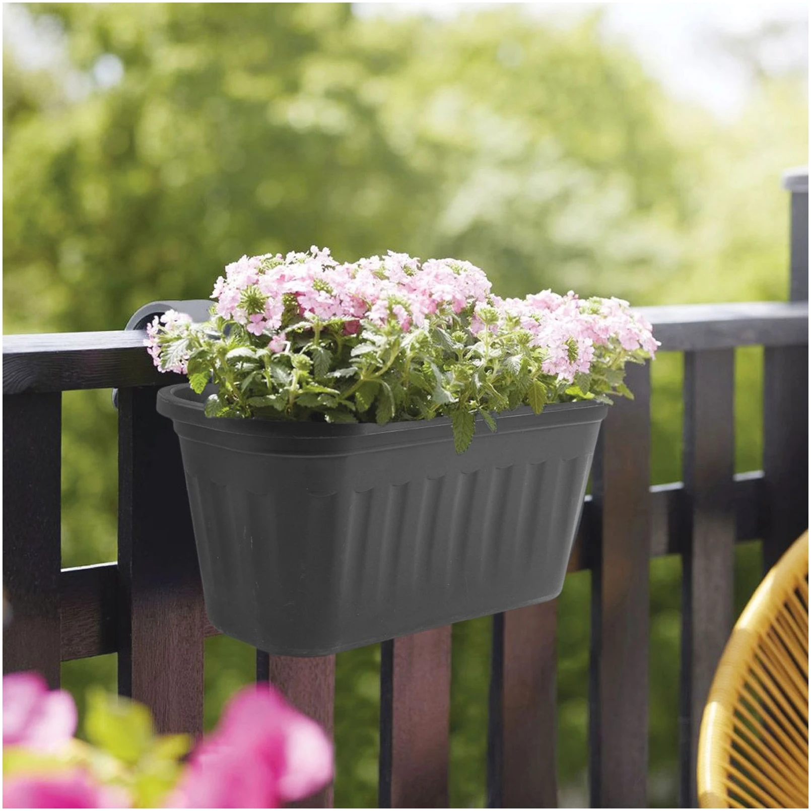Afbeelding van Rechthoekige Hangende Kunststof Balkon Plantenbak/Bloembak met Haken - Bloempot voor Reling - 38 x 18 x 18 cm