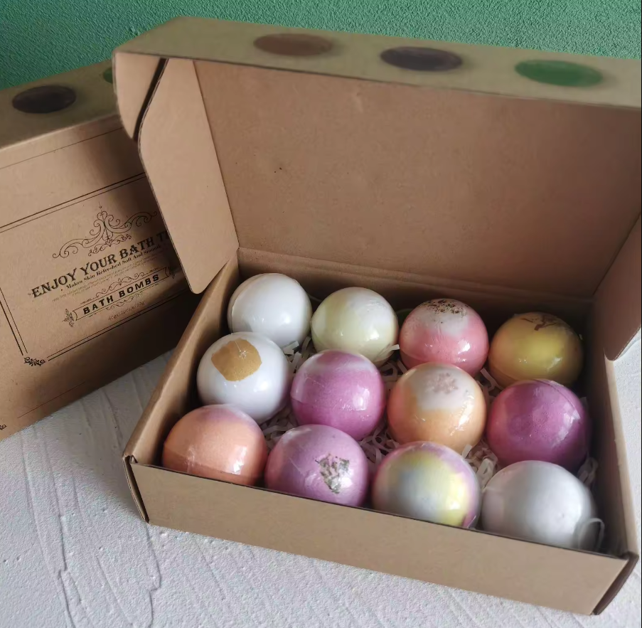 Afbeelding van Bath bombs 12 stuks - Bruisballen voor in Bad - 12 Etherische Aroma Bad bommen - Giftset - Cadeau - 60g per