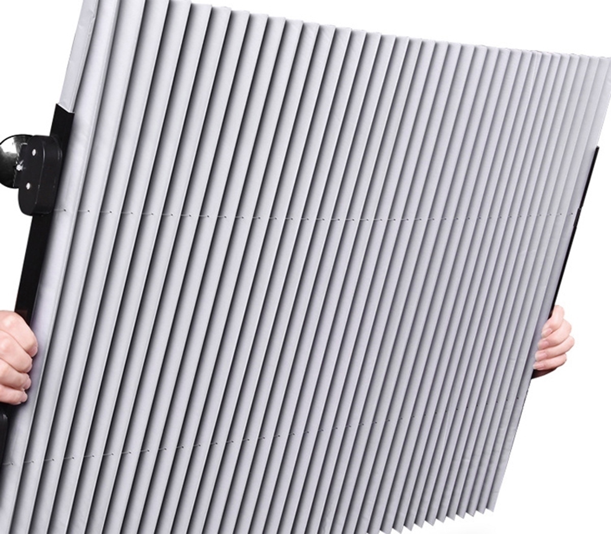 Afbeelding van Zonnescherm Auto - Zonwering - Voorruit - UV Protectie - Oprolbaar - Rolgordijn - Budgetline - 3bdf c956 4cea