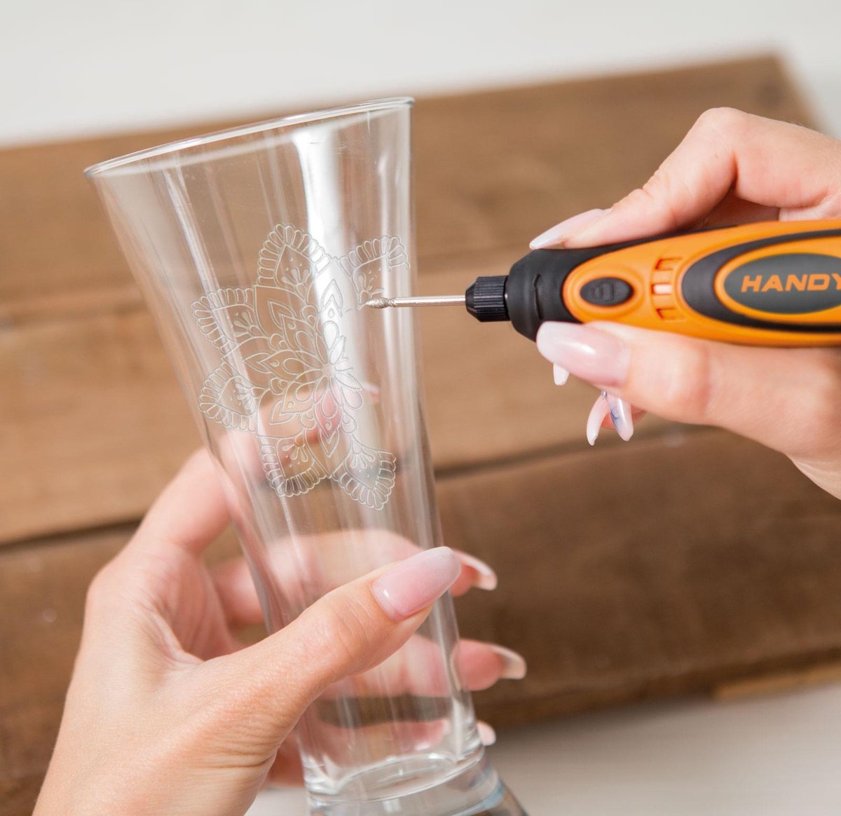 Afbeelding van HANDY - Graveerset - Elektrische Graveerpen Draadloos / Graveergereedschapset - 4 Frezen - Ingebouwde