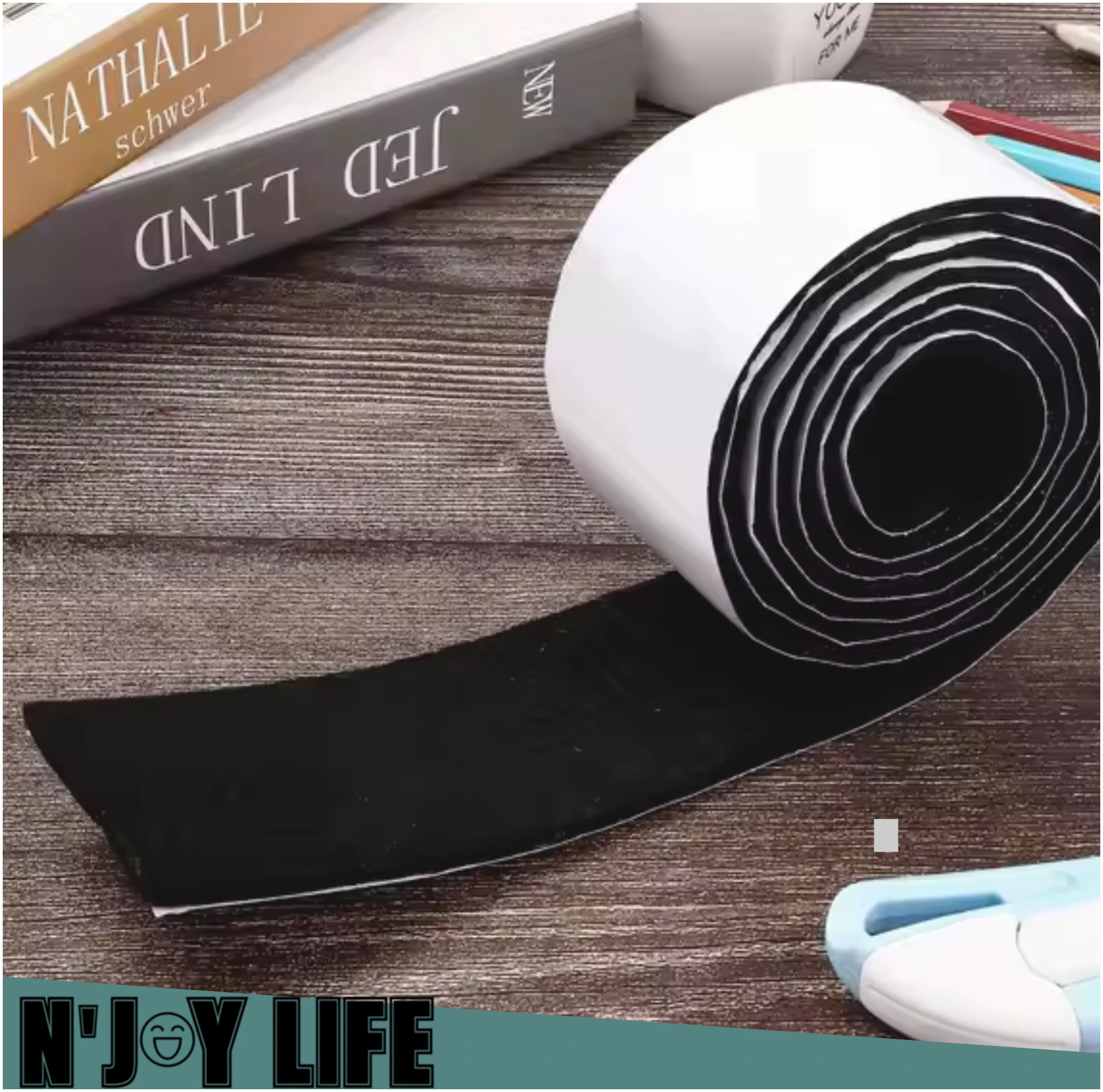 Afbeelding van 1x N'JOY LIFE Premium Vilt op Rol - Anti Kras Meubelvilt Viltjes - 2 meter x 5 cm - Zelfklevende