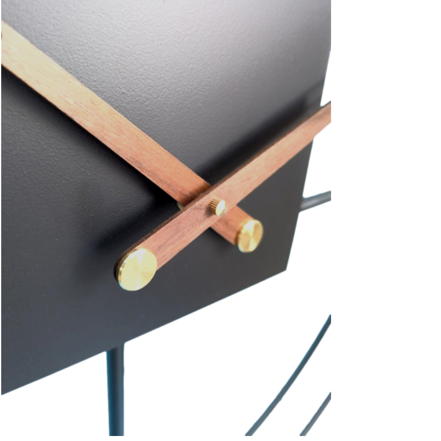 Afbeelding van HSXL - 60cm Grote Stille Wandklok Landelijk en Industrieel uit Zwart Metaal met Houten Wijzers - Groot - 60