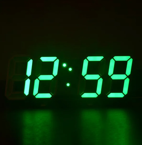 Afbeelding van Digitale LED Klok Wekker met Groen Licht - op USB (incl.) - Tafelklok voor Slaapkamer - Game Kamer - 24 x 9,4