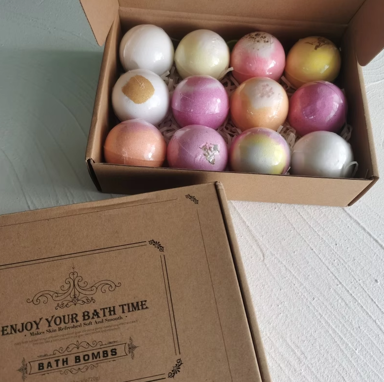Afbeelding van Bath bombs 12 stuks - Bruisballen voor in Bad - 12 Etherische Aroma Bad bommen - Giftset - Cadeau - 60g per