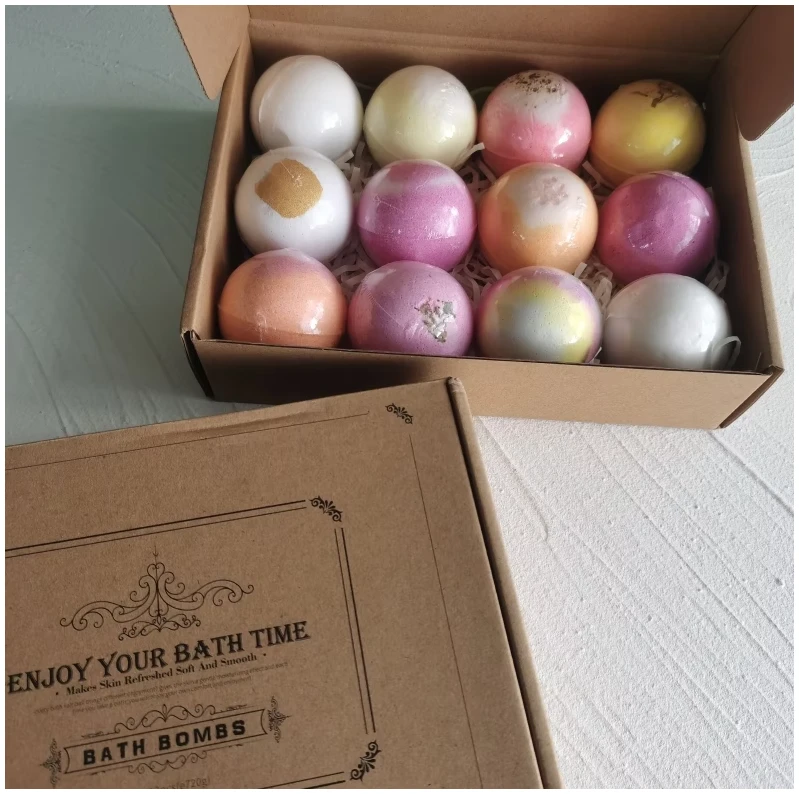 Afbeelding van Bath bombs 12 stuks - Bruisballen voor in Bad - 12 Etherische Aroma Bad bommen - Giftset - Cadeau - 60g per