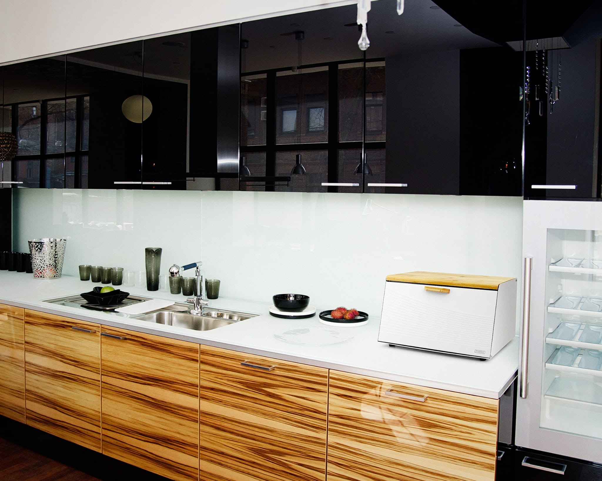 Afbeelding van Broodtrommel Trapeziumvormig Wit - Helpt Brood Vers Te Houden Brooddoos - Bewaardoos - Vershouddoos -