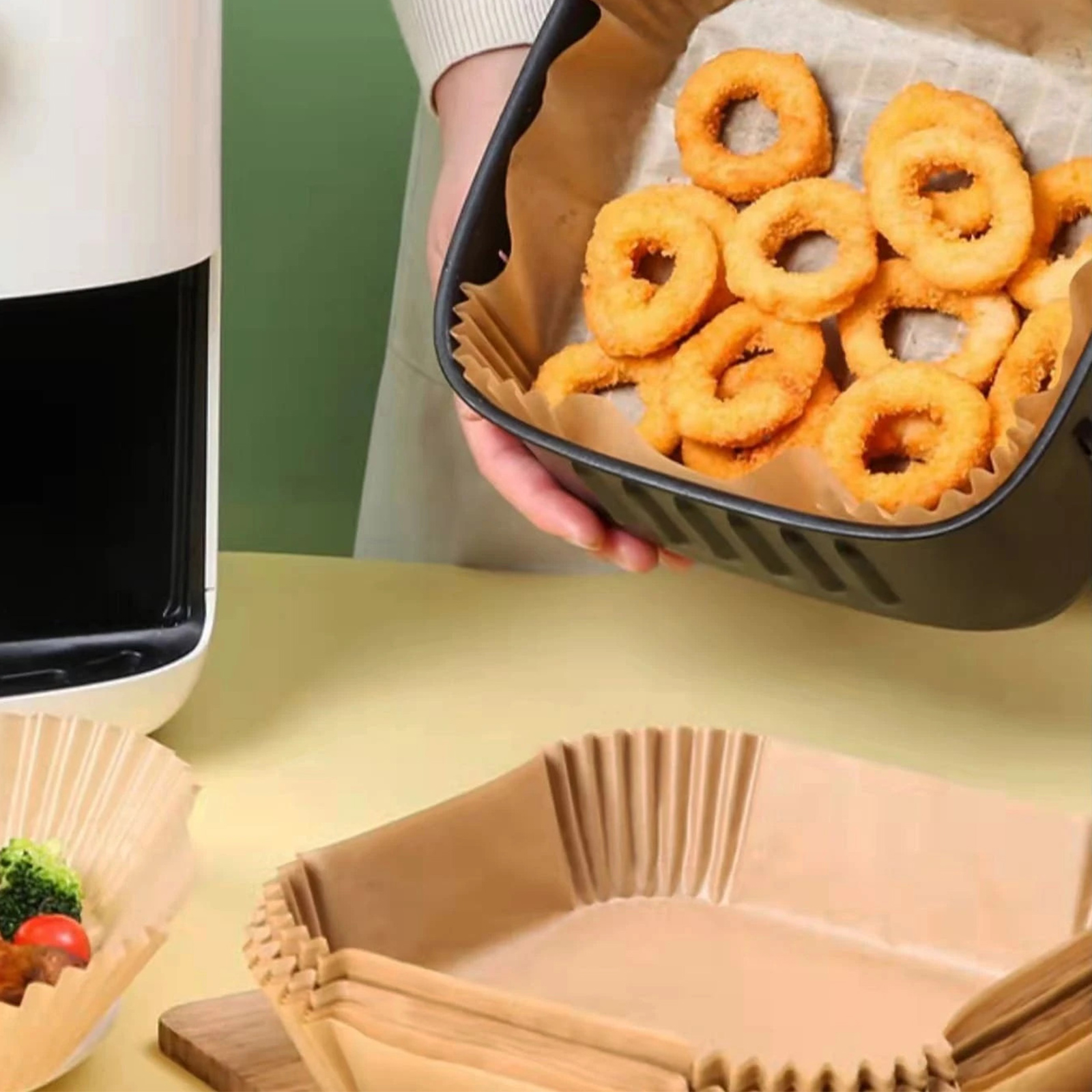 Afbeelding van Bewello Airfryer Bakpapier Vierkant - 20x20 cm - Air Fryer Bakpapier XXL - Airfryer Wegwerpbakjes - 50 stuks