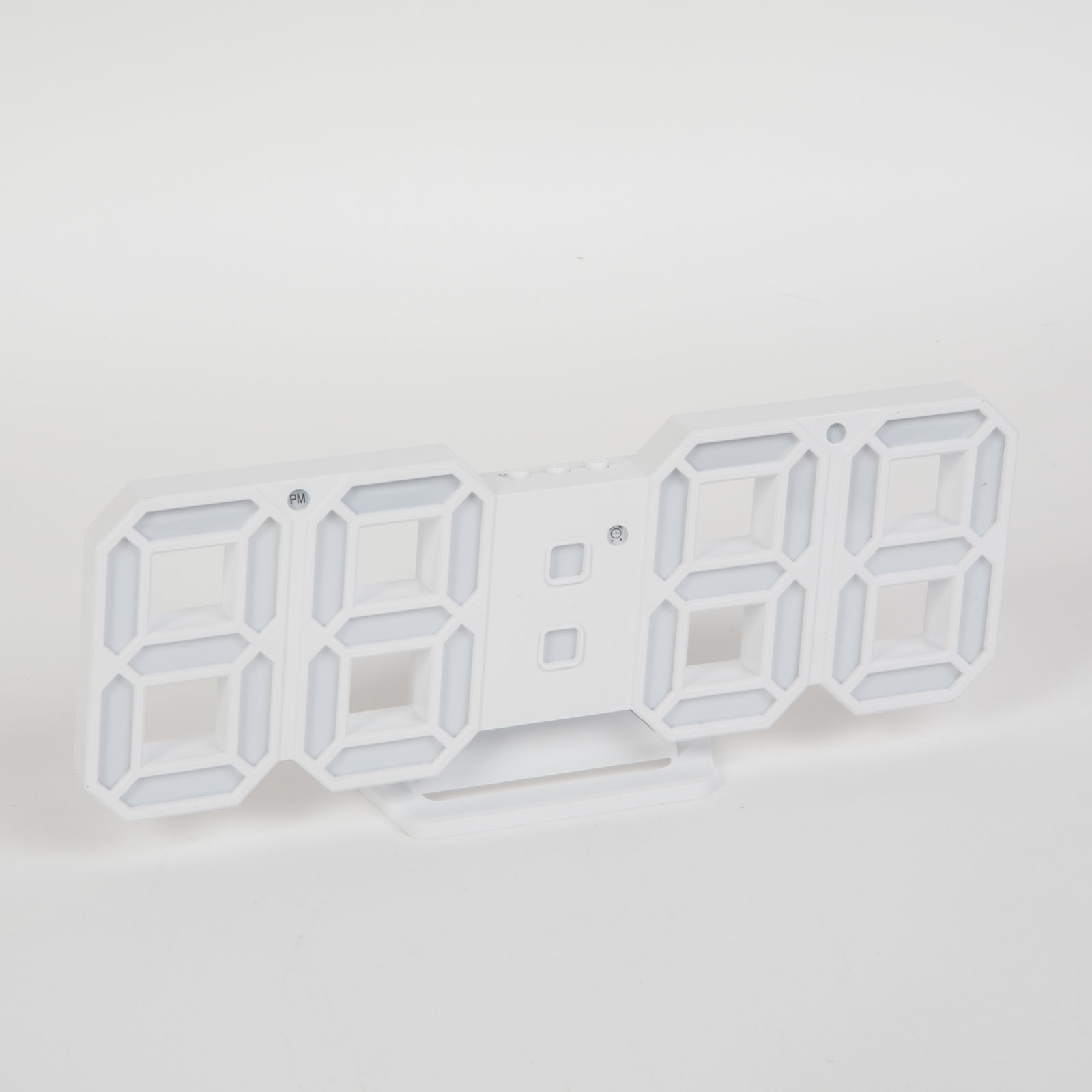 Afbeelding van Digitale LED Klok Wekker met Rood Licht - op USB (incl.) - Tafelklok voor Slaapkamer - Game Kamer - 24 x 9,4