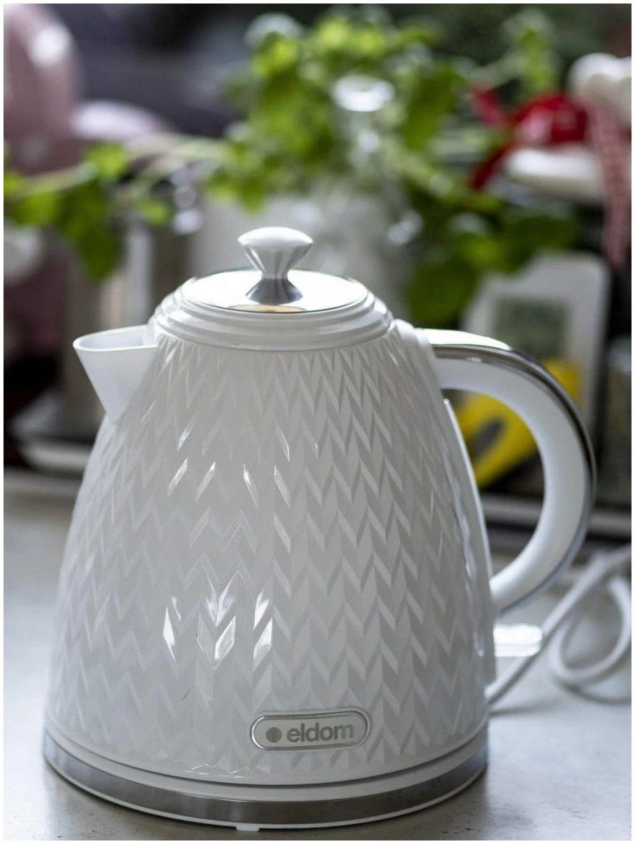 Afbeelding van Grote Waterkoker Retro - ELDOM - Wit Glans - 1.7 Liter - eee0 1fcb 4667 b5d4 2282c6e5e3f3