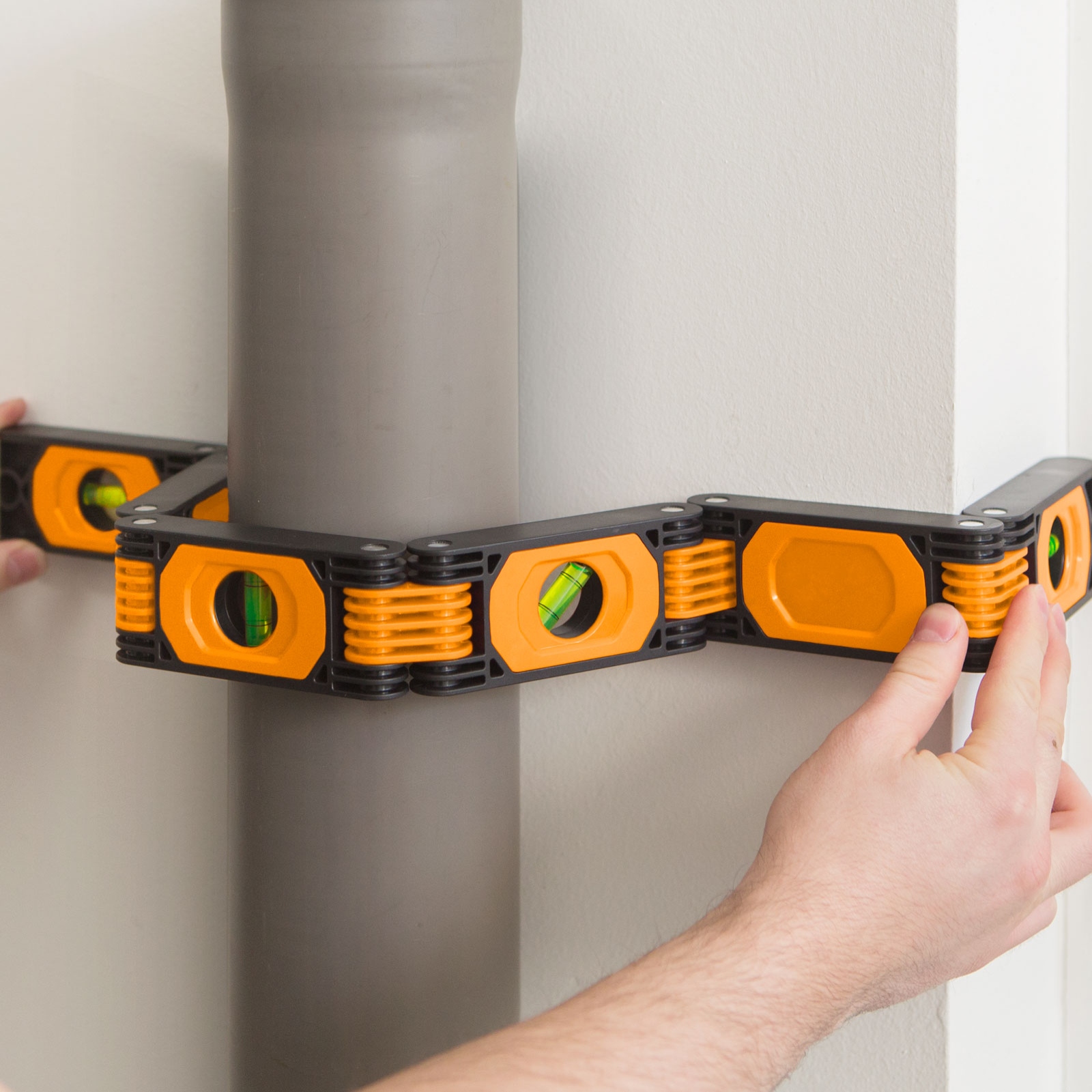 Afbeelding van Handy - Flexibele waterpas 60 cm – Buigbare waterpas met magneten – Voor leidingen, hoeken en kolommen -