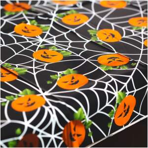 Afbeelding van Halloween tafelkleed - aluminium effect - 137 x 183 cm - pompoen, spinnenweb 1 Stuks [56542A] - 5ed9 cc4a