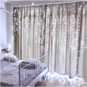 Afbeelding van Lichtgordijn - 100 LED's - middenwit - netvoeding - IP44 - 2,2 m - 8 programma's 1 Stuks [58902C] -