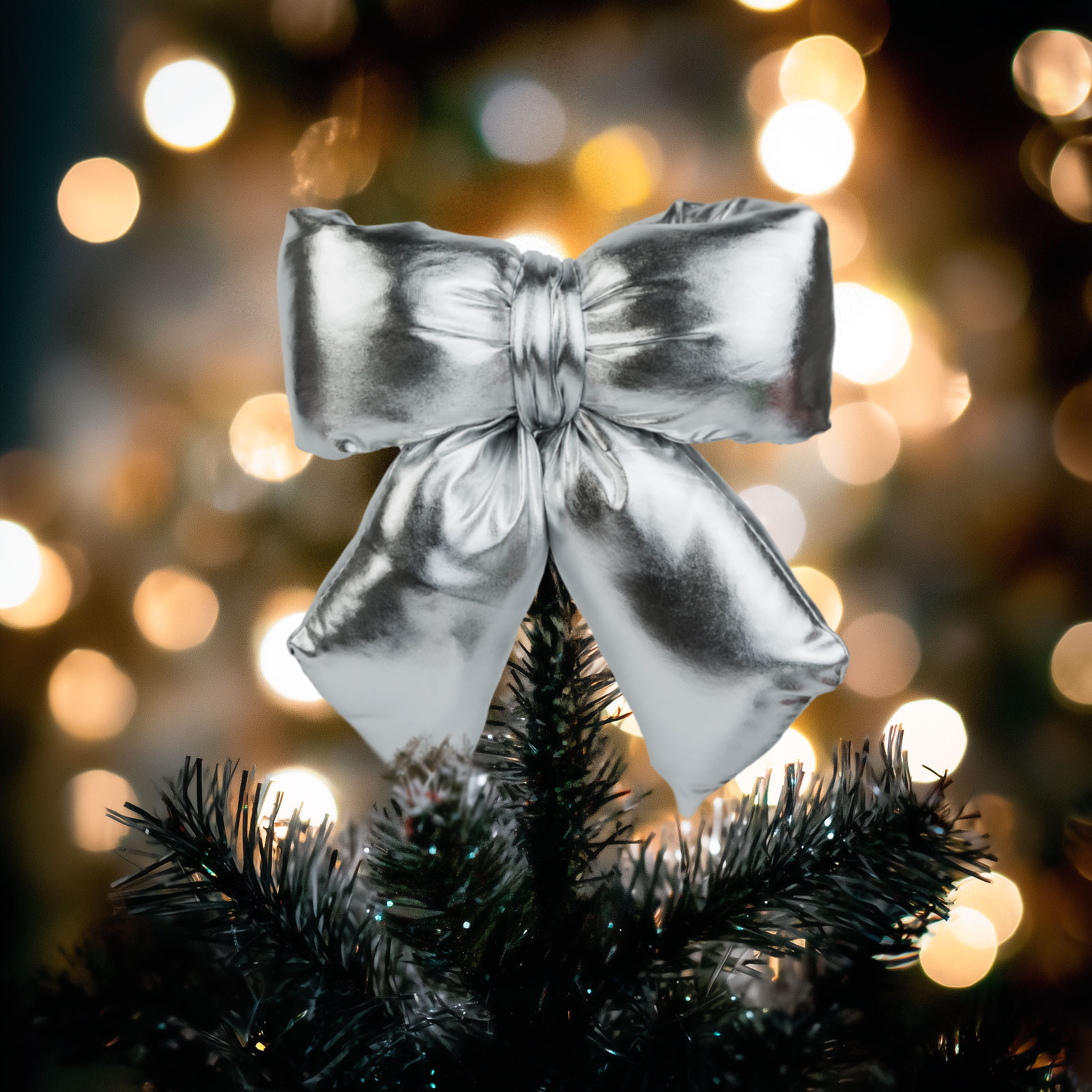 Afbeelding van Glitter strik decoratie zilver – Grote decoratieve strik 21 x 19 cm – Feestelijke kerstdecoratie voor