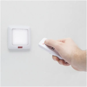 Afbeelding van Wandlamp op Batterijen - Met Afstandsbediening - 16x LED - Compact Formaat - Wit - Inclusief