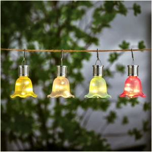 Afbeelding van Hangende Solar Bloem – 3 Warm Witte LED’s – Op Zonne-Energie – 17,5 X 9,5 Cm – Automatisch Aan Bij