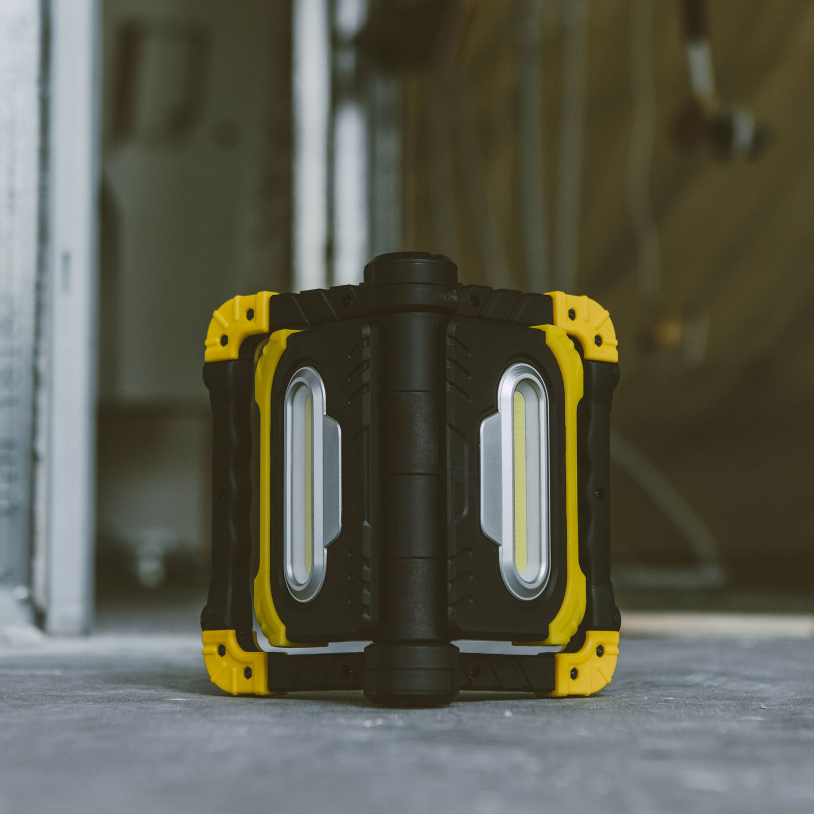 Afbeelding van Multifunctionele LED Bouwlamp - 2×1000 Lumen, Draagbaar & Oplaadbaar met Powerbankfunctie en 270°