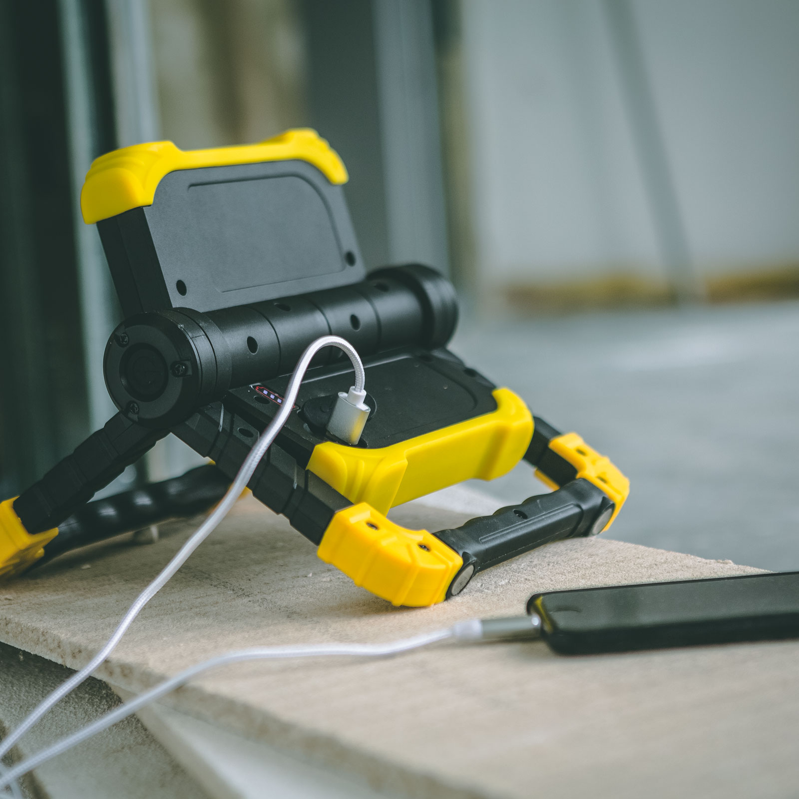 Afbeelding van Multifunctionele LED Bouwlamp - 2×1000 Lumen, Draagbaar & Oplaadbaar met Powerbankfunctie en 270°