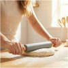 Afbeelding van Deegroller met Siliconen Coating - 43 cm - Anti Kleef Deegrol met Houten Handgrepen - Bakroller voor Pizza -